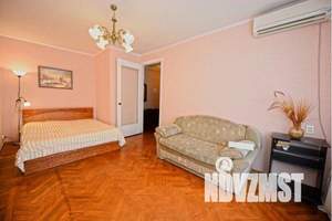 1-к квартира, посуточно, 35м2, 6/9 этаж