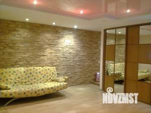 Студия квартира, посуточно, 44м2, 2/5 этаж