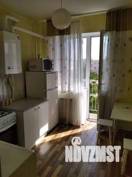 1-к квартира, посуточно, 40м2, 3/3 этаж