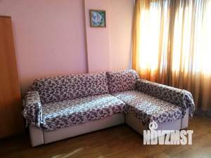 Студия квартира, посуточно, 40м2, 2/10 этаж