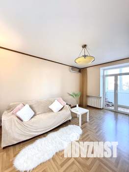 1-к квартира, посуточно, 61м2, 1/1 этаж