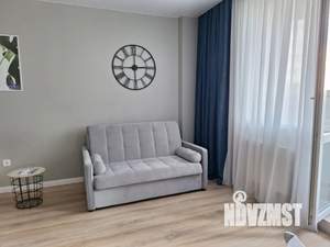 Студия квартира, посуточно, 37м2, 1/5 этаж