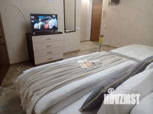 Студия квартира, посуточно, 36м2, 1/4 этаж