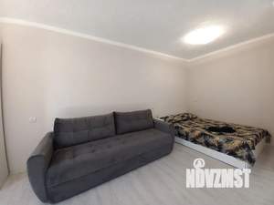 Студия квартира, посуточно, 36м2, 2/9 этаж