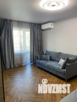 1-к квартира, посуточно, 32м2, 3/6 этаж