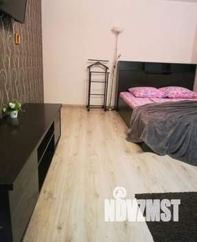 Студия квартира, посуточно, 33м2, 1/5 этаж