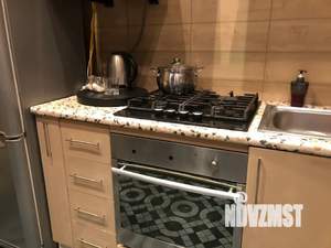 Студия квартира, посуточно, 45м2, 1/5 этаж