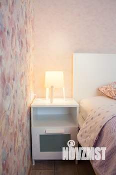 Студия квартира, посуточно, 40м2, 15/18 этаж