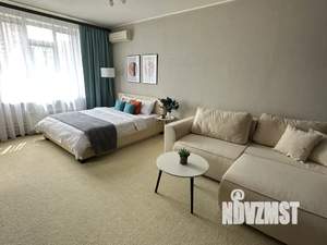 1-к квартира, посуточно, 54м2, 6/9 этаж