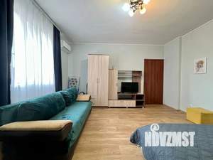 1-к квартира, посуточно, 40м2, 4/16 этаж