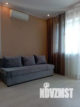 Студия квартира, посуточно, 35м2, 4/5 этаж