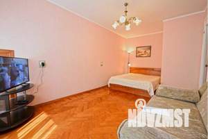 1-к квартира, посуточно, 35м2, 6/9 этаж