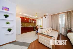 1-к квартира, посуточно, 40м2, 1/1 этаж