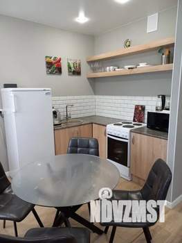 Студия квартира, посуточно, 37м2, 1/5 этаж