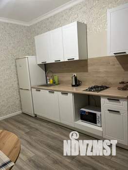 1-к квартира, посуточно, 37м2, 2/10 этаж