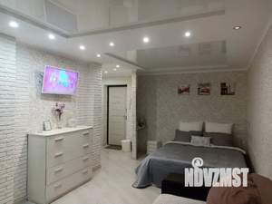 Студия квартира, посуточно, 33м2, 1/9 этаж