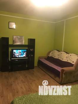 1-к квартира, посуточно, 42м2, 4/10 этаж