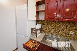 Студия квартира, посуточно, 40м2, 8/10 этаж