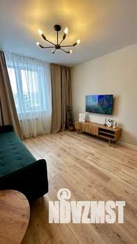 Студия квартира, посуточно, 35м2, 1/3 этаж