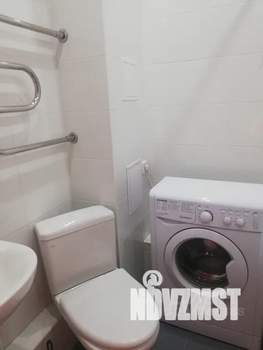 Студия квартира, посуточно, 40м2, 2/10 этаж