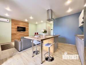 Студия квартира, посуточно, 40м2, 8/10 этаж