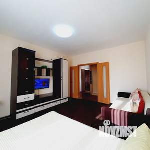 1-к квартира, посуточно, 40м2, 11/16 этаж