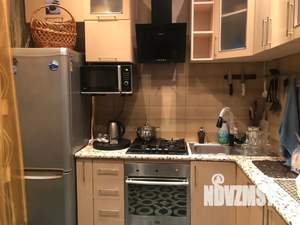 Студия квартира, посуточно, 45м2, 1/5 этаж