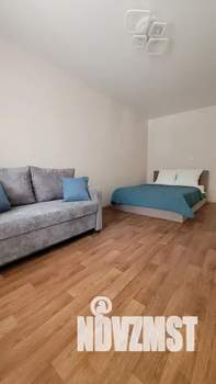 1-к квартира, посуточно, 35м2, 1/9 этаж