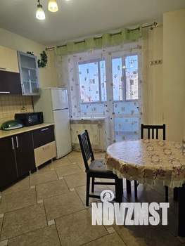 1-к квартира, посуточно, 42м2, 12/22 этаж