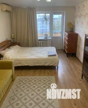 1-к квартира, посуточно, 32м2, 6/9 этаж