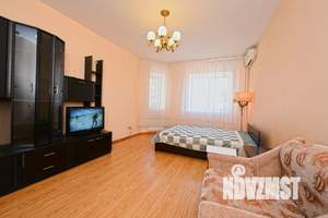 1-к квартира, посуточно, 35м2, 4/10 этаж