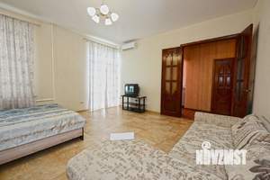 1-к квартира, посуточно, 42м2, 1/1 этаж