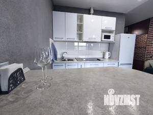 Студия квартира, посуточно, 34м2, 1/9 этаж