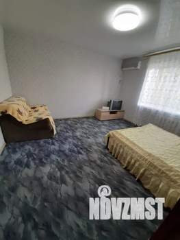 1-к квартира, посуточно, 33м2, 4/9 этаж