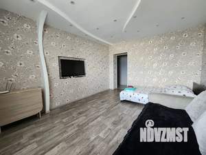 1-к квартира, посуточно, 38м2, 3/6 этаж