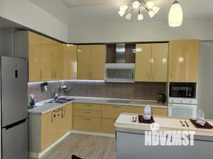 2-к квартира, посуточно, 80м2, 1/1 этаж