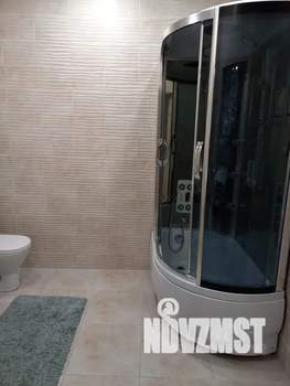 Студия квартира, посуточно, 37м2, 1/5 этаж