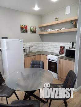 Студия квартира, посуточно, 37м2, 1/5 этаж