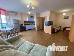 Студия квартира, посуточно, 40м2, 2/10 этаж
