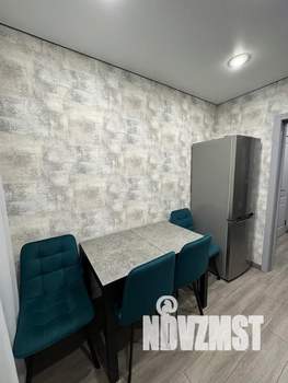 1-к квартира, посуточно, 38м2, 4/9 этаж