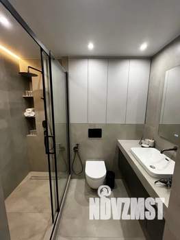 Студия квартира, посуточно, 43м2, 1/10 этаж