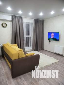 Студия квартира, посуточно, 32м2, 1/5 этаж