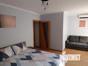1-к квартира, посуточно, 38м2, 2/9 этаж