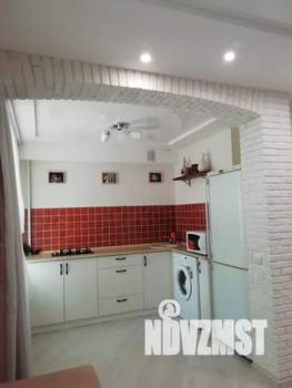 Студия квартира, посуточно, 33м2, 1/9 этаж