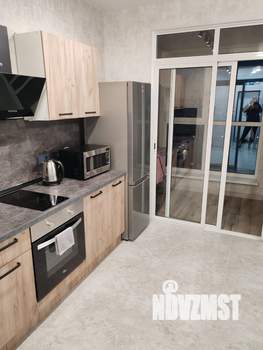 Студия квартира, посуточно, 33м2, 14/23 этаж