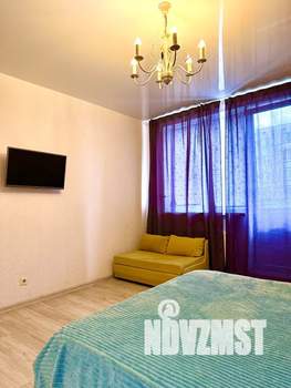 Студия квартира, посуточно, 35м2, 6/20 этаж