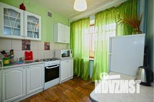 1-к квартира, посуточно, 35м2, 6/9 этаж