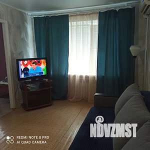 2-к квартира, посуточно, 40м2, 3/5 этаж
