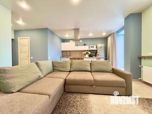 Студия квартира, посуточно, 40м2, 8/10 этаж