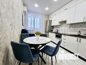 1-к квартира, посуточно, 42м2, 10/20 этаж